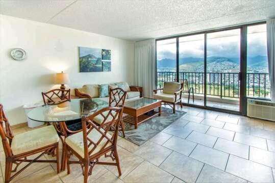 Deluxe Panoramic Mountain View Condo - 37Th Floor, Free Parking & Wifi Condo Honolulu Esterno foto