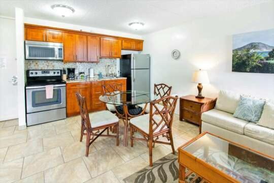Deluxe Panoramic Mountain View Condo - 37Th Floor, Free Parking & Wifi Condo Honolulu Esterno foto