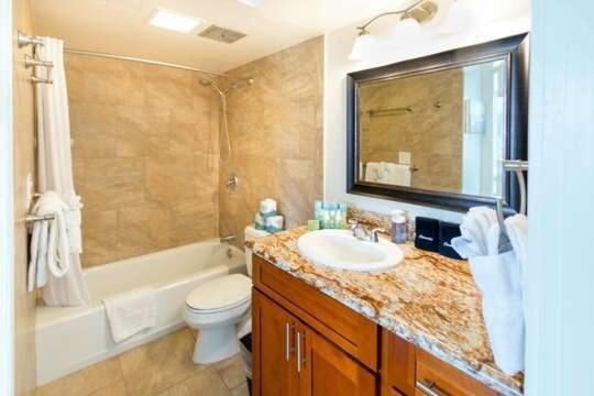 Deluxe Panoramic Mountain View Condo - 37Th Floor, Free Parking & Wifi Condo Honolulu Esterno foto