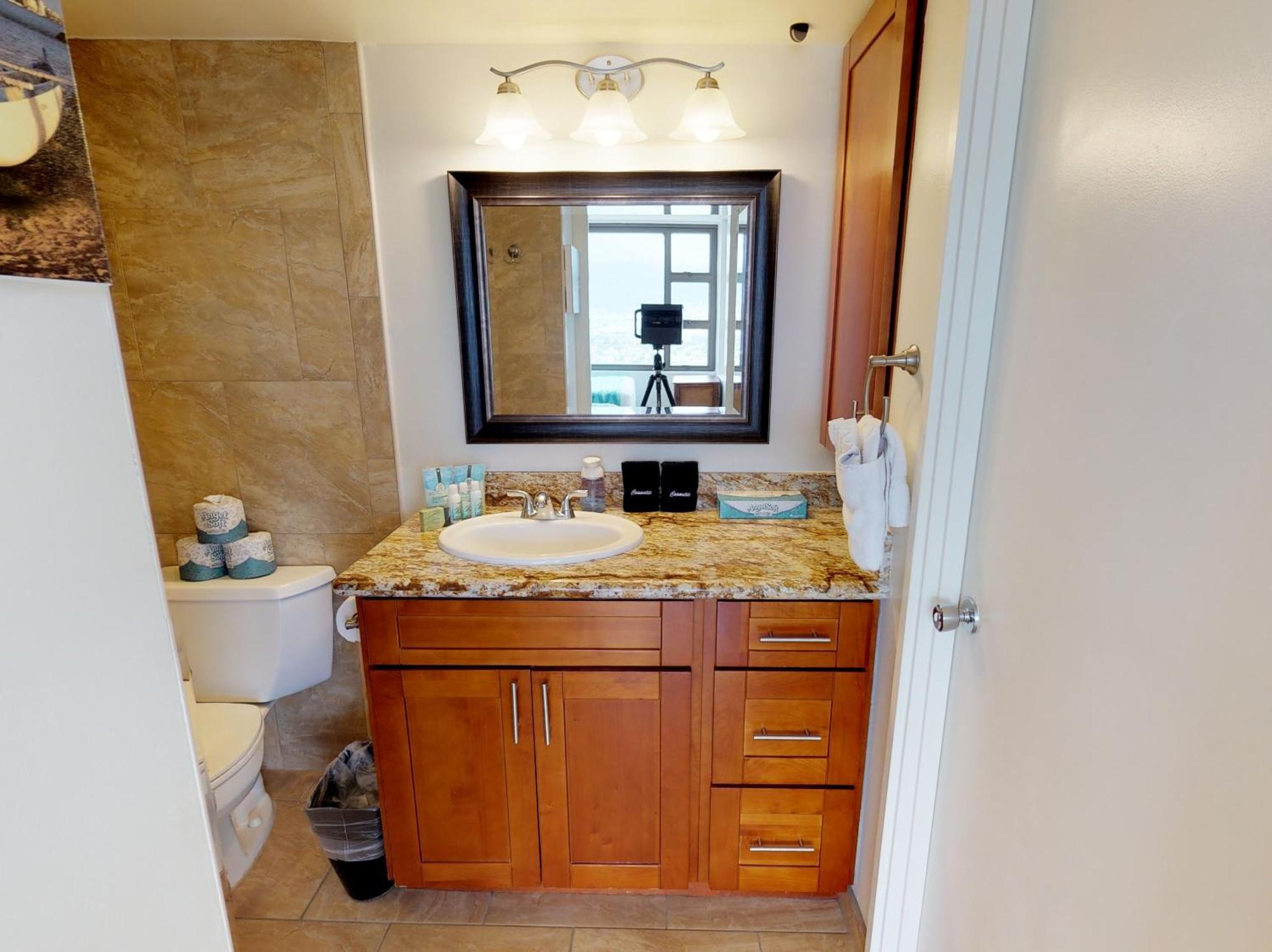 Deluxe Panoramic Mountain View Condo - 37Th Floor, Free Parking & Wifi Condo Honolulu Esterno foto